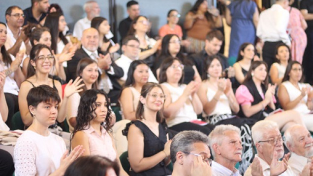 imagen Postales del XV Acto de Colación de Grado y V Acto de Colación de Posgrado de la FCEN 2024