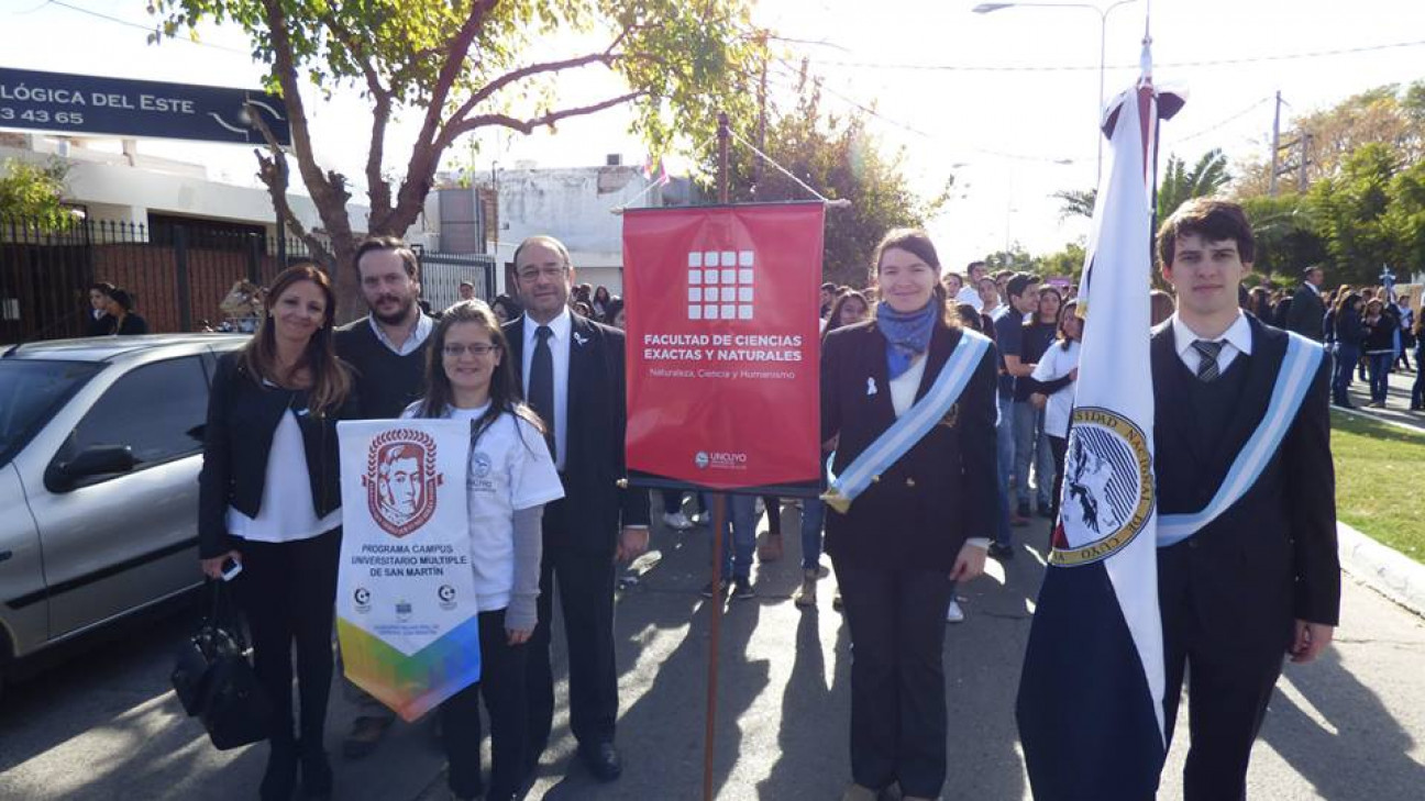 imagen La FCEN en los festejos patrios en San Martín.