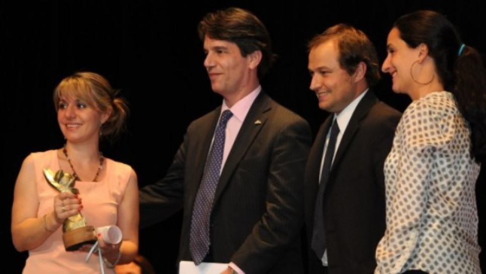imagen  La Dra. Jorgelina Altamirano fue premiada como joven destacada 2012