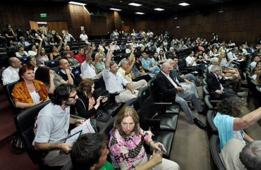 imagen La Asamblea de la UNCUYO aprobó por unanimidad la elección directa de rector y decanos