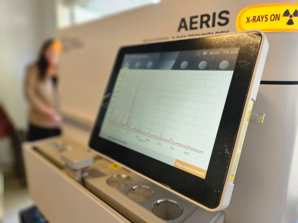 imagen  Nueva adquisición: difractómetro de rayos X Aeris Research 