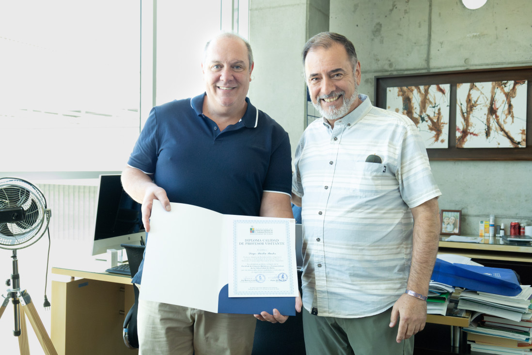 imagen Docente de la FCEN fue reconocido en la Universidad de Chile 