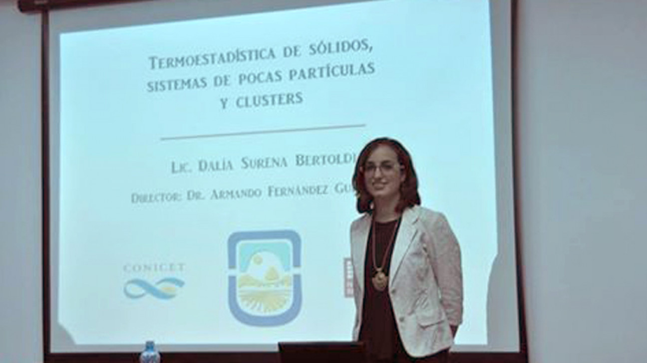 imagen Nueva Doctora en Física de la FCEN