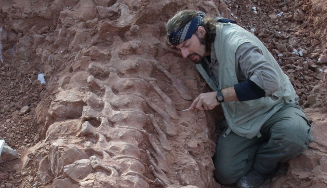 imagen Bernardo González Riga y el equipo del Laboratorio de Dinosaurios, premiados en Buenos Aires por el Fondo Nacional de Las Artes