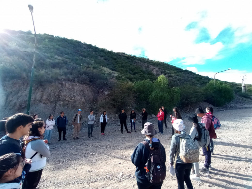 imagen Estudiantes de la FCEN recorrieron el piedemonte mendocino en el marco de un proyecto de Extensión